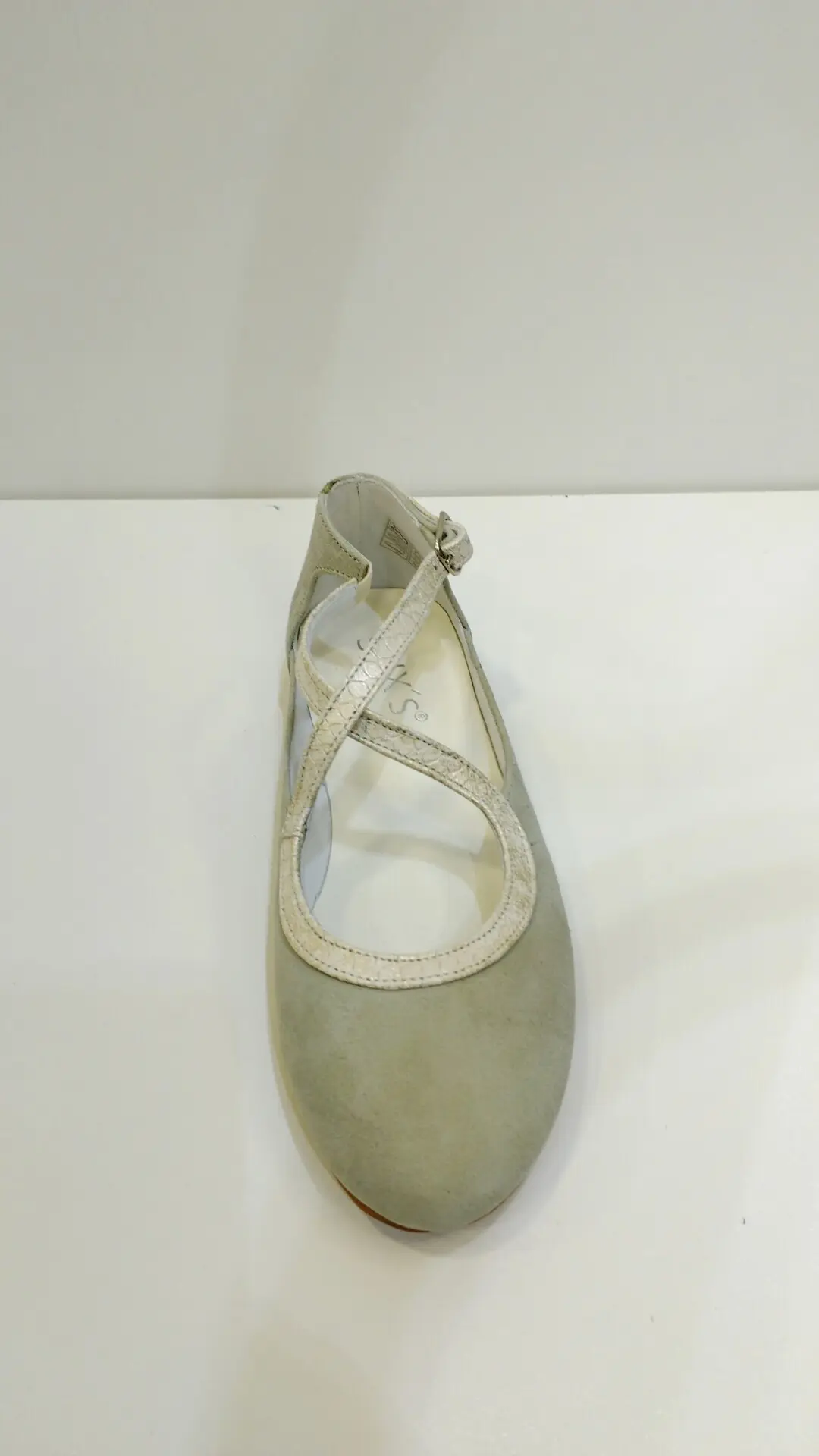 zapato hebilla cruzada verde con borde (3)